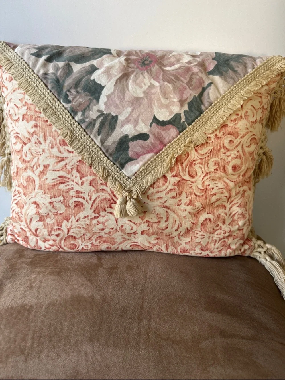 Bundle of two Decorative Floral & Damask Throw Pillow Set in Pink and Cream - Picture 2 of 12